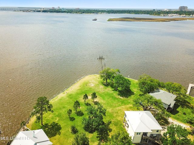 15416 Rue Dauphine Circle, Biloxi, MS 39532