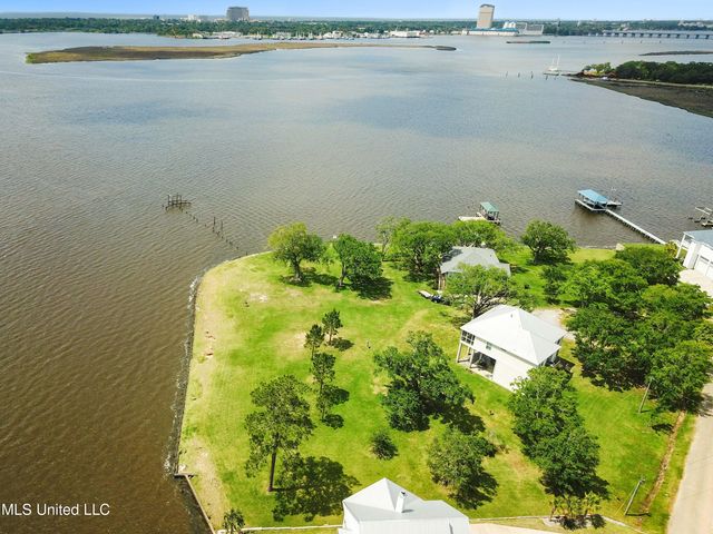 15416 Rue Dauphine Circle, Biloxi, MS 39532
