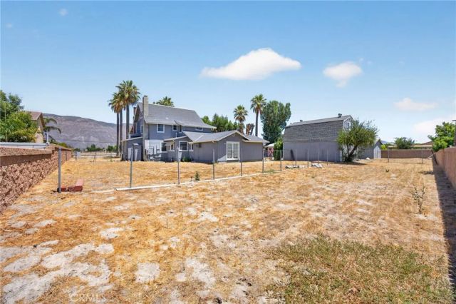 1424 De Anza, San Jacinto, CA 92582