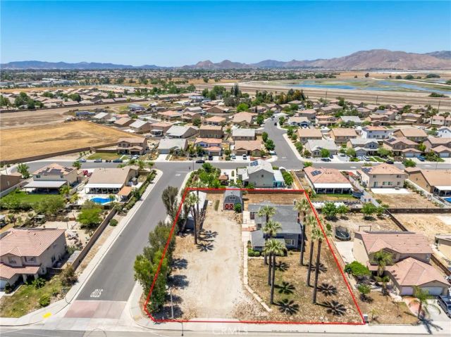 1424 De Anza, San Jacinto, CA 92582