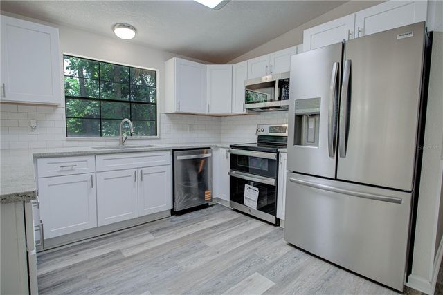 118 WATERWAY DRIVE, Satsuma, FL 32189
