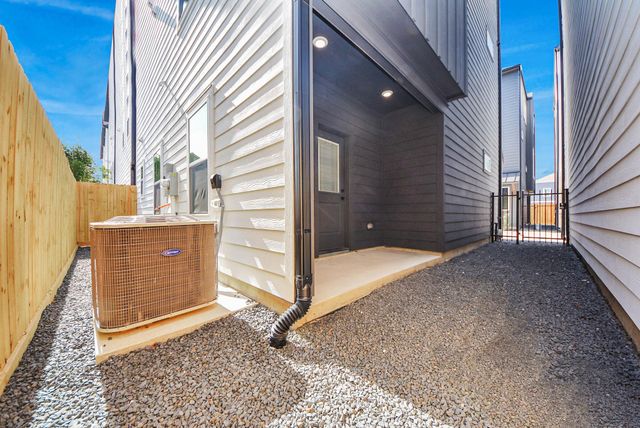 925 Fisher Street C, Houston, TX 77018