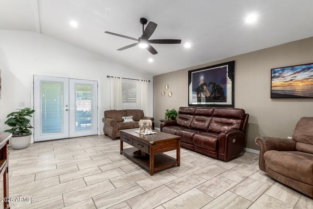 1048 W HEATHER Drive, Mesa, AZ 85201