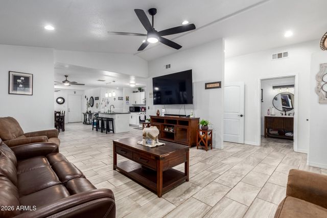 1048 W HEATHER Drive, Mesa, AZ 85201