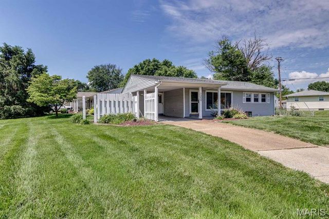 1350 Charbonier Road, Florissant, MO 63031