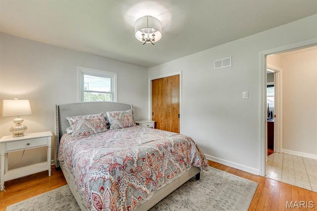 1350 Charbonier Road, Florissant, MO 63031