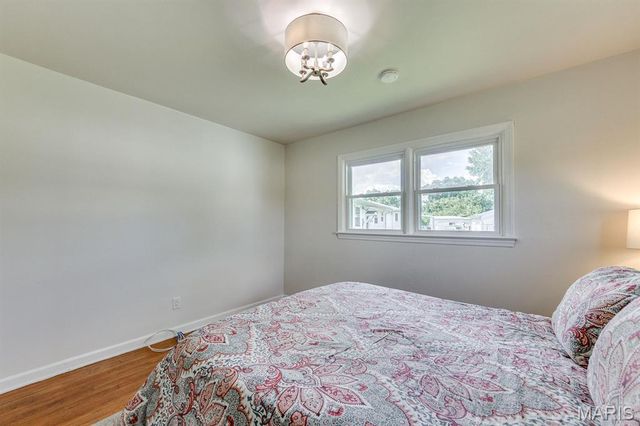 1350 Charbonier Road, Florissant, MO 63031