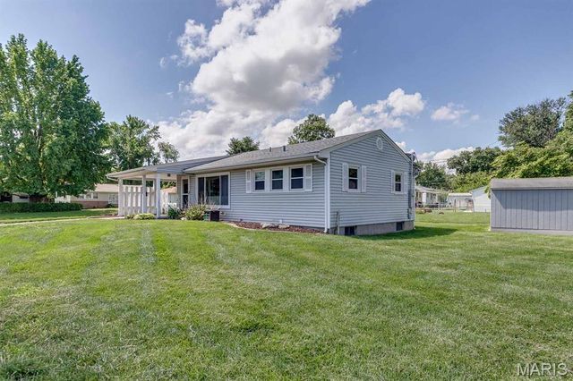 1350 Charbonier Road, Florissant, MO 63031