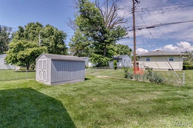 1350 Charbonier Road, Florissant, MO 63031