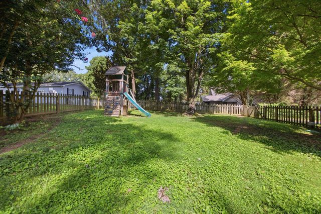9811 Autumn Glen Drive, Soddy Daisy, TN 37379
