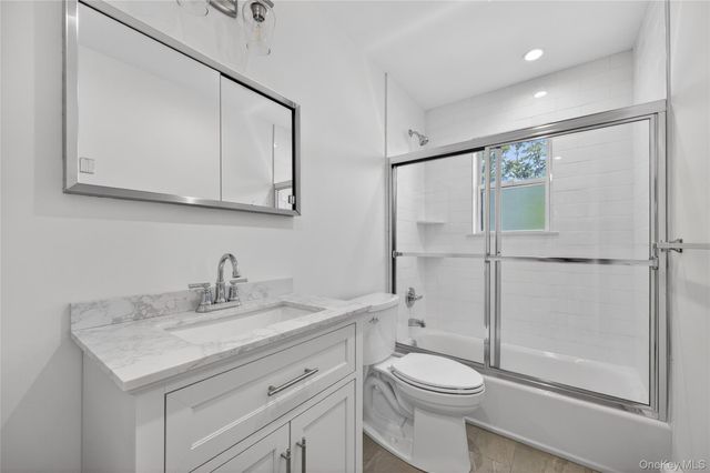 9 16th Street, Bayville, NY 11709