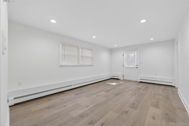 9 16th Street, Bayville, NY 11709