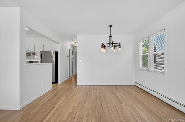 9 16th Street, Bayville, NY 11709