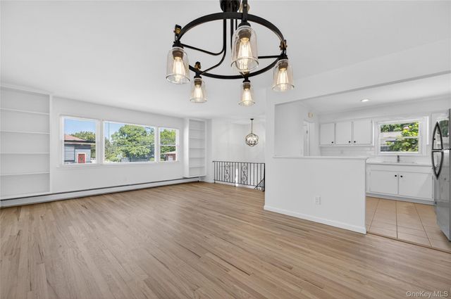 9 16th Street, Bayville, NY 11709