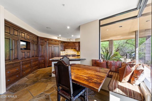 10675 E FERNWOOD Lane, Scottsdale, AZ 85262