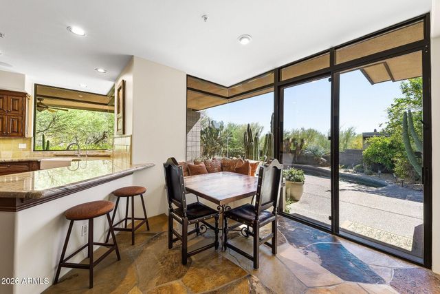 10675 E FERNWOOD Lane, Scottsdale, AZ 85262