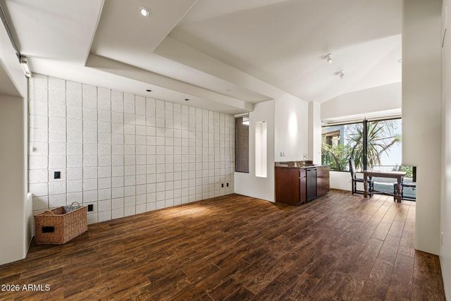 10675 E FERNWOOD Lane, Scottsdale, AZ 85262