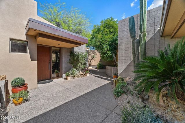 10675 E FERNWOOD Lane, Scottsdale, AZ 85262