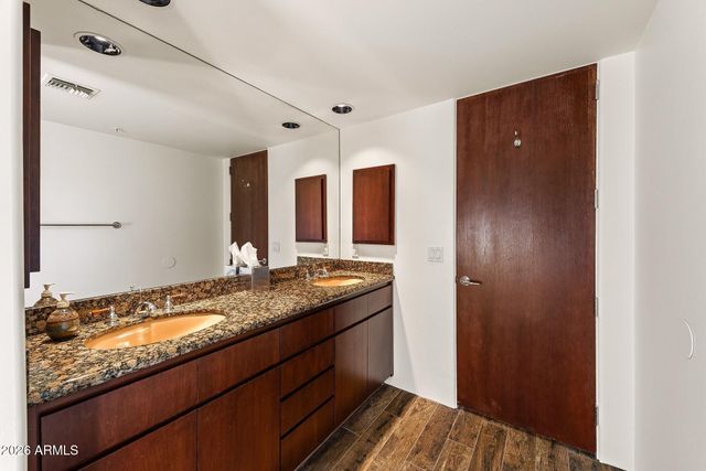 10675 E FERNWOOD Lane, Scottsdale, AZ 85262