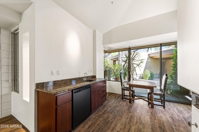 10675 E FERNWOOD Lane, Scottsdale, AZ 85262