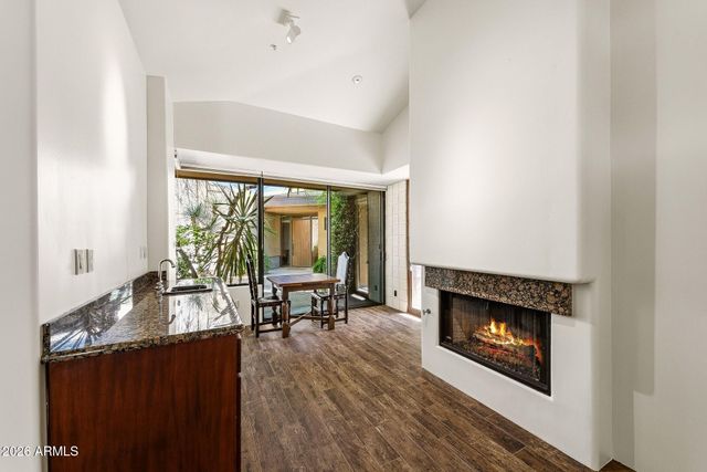 10675 E FERNWOOD Lane, Scottsdale, AZ 85262