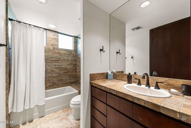 10675 E FERNWOOD Lane, Scottsdale, AZ 85262