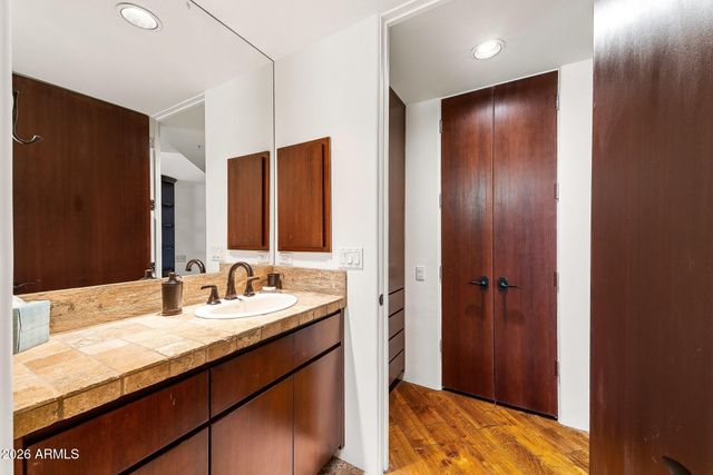 10675 E FERNWOOD Lane, Scottsdale, AZ 85262