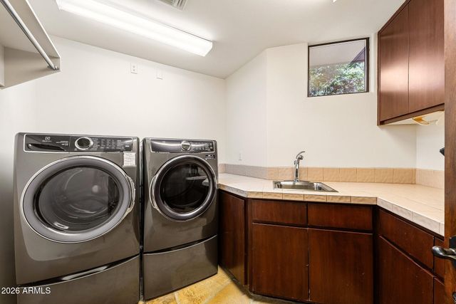 10675 E FERNWOOD Lane, Scottsdale, AZ 85262