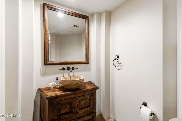 10675 E FERNWOOD Lane, Scottsdale, AZ 85262