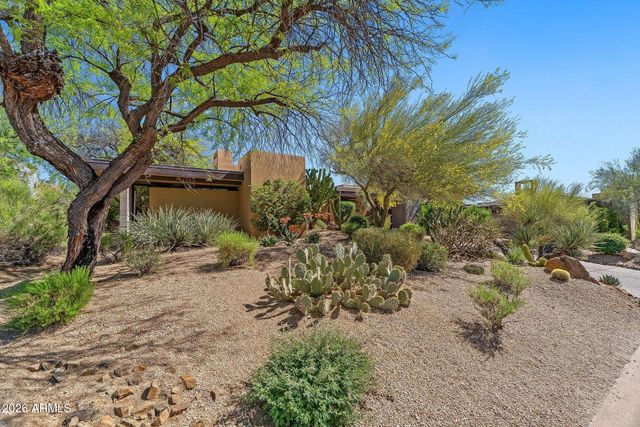 10675 E FERNWOOD Lane, Scottsdale, AZ 85262