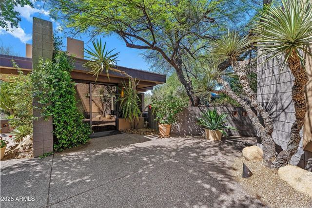 10675 E FERNWOOD Lane, Scottsdale, AZ 85262