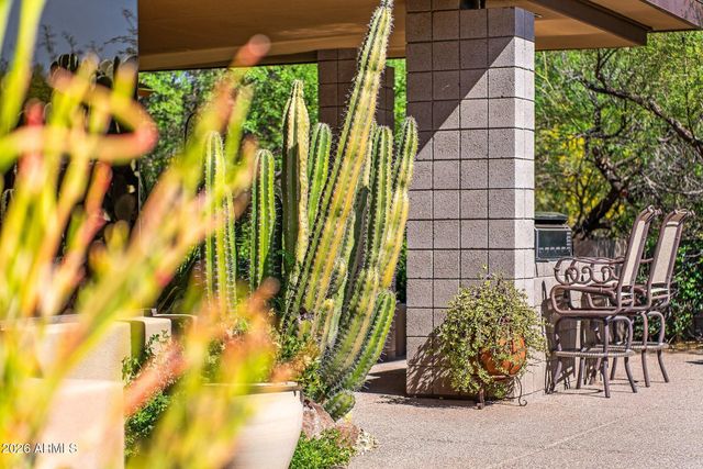 10675 E FERNWOOD Lane, Scottsdale, AZ 85262