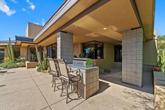 10675 E FERNWOOD Lane, Scottsdale, AZ 85262