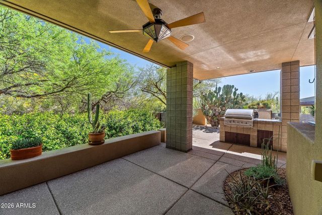 10675 E FERNWOOD Lane, Scottsdale, AZ 85262