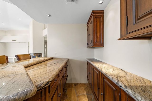 10675 E FERNWOOD Lane, Scottsdale, AZ 85262