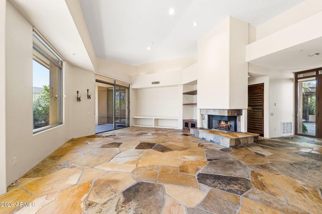 10675 E FERNWOOD Lane, Scottsdale, AZ 85262