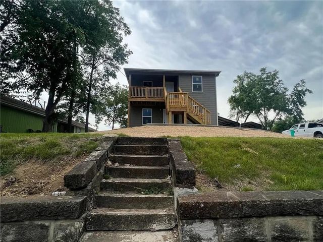 709 S Holden Street, Warrensburg, MO 64093