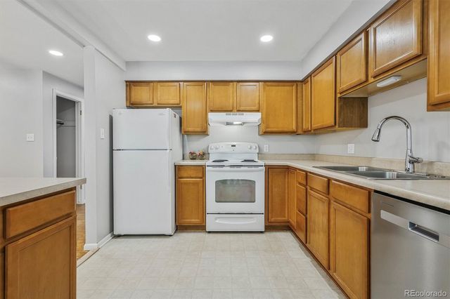 4200 E Fremont Avenue, Littleton, CO 80122