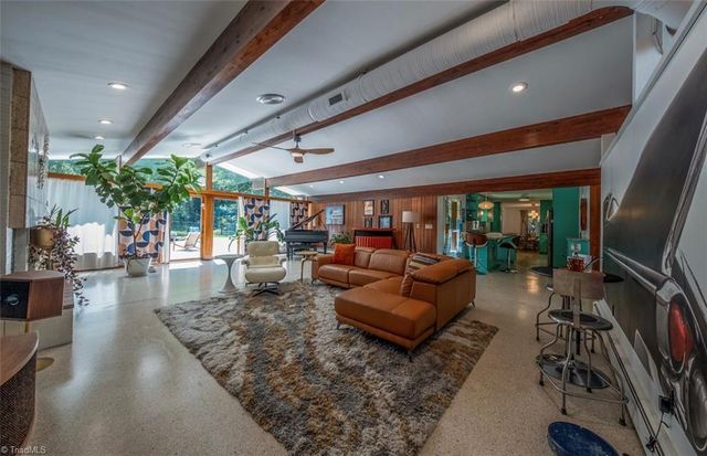 116 Maplewood Avenue, Thomasville, NC 27360