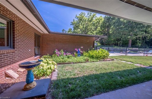 116 Maplewood Avenue, Thomasville, NC 27360