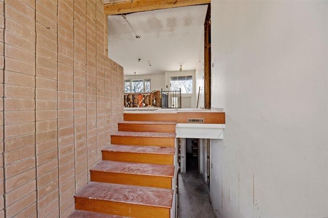1400 Hudson Road, St Louis, MO 63135