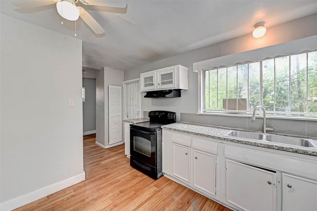 4203 Tavenor Lane, Houston, TX 77047