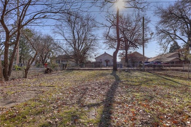 416 E Jackson Street, Pittsburg, KS 66762