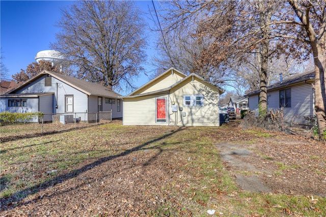 416 E Jackson Street, Pittsburg, KS 66762