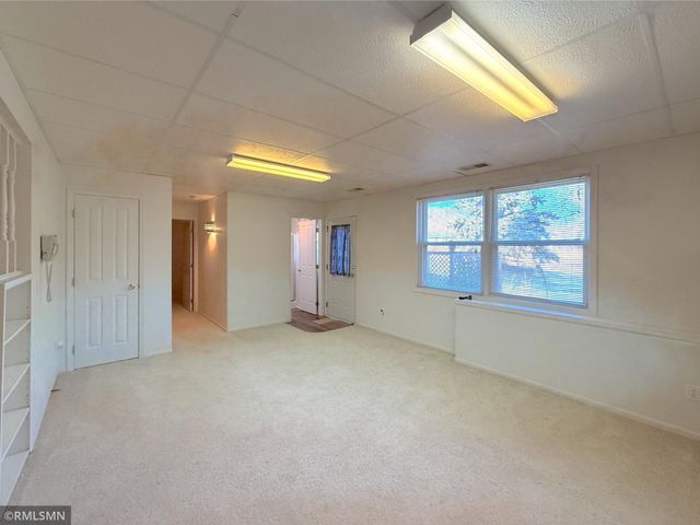 210 Knollwood Street W, Annandale, MN 55302