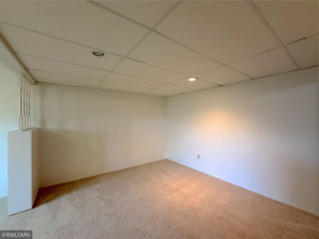 210 Knollwood Street W, Annandale, MN 55302