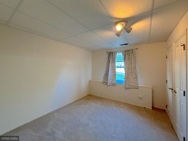 210 Knollwood Street W, Annandale, MN 55302