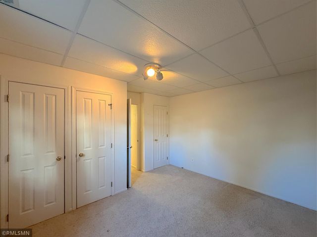 210 Knollwood Street W, Annandale, MN 55302