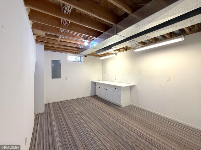 210 Knollwood Street W, Annandale, MN 55302