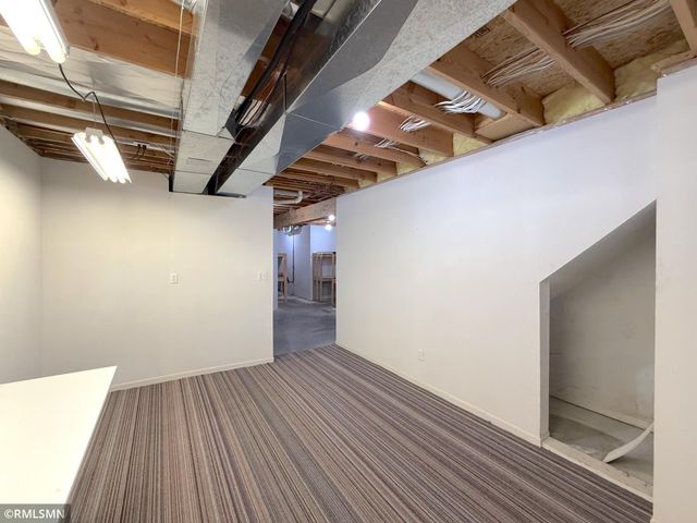 210 Knollwood Street W, Annandale, MN 55302